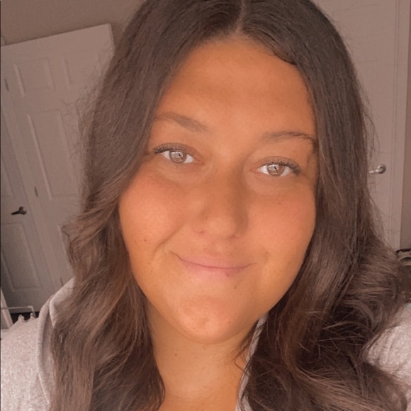 Meet your Posher, Marissa - Picture 1 of 1